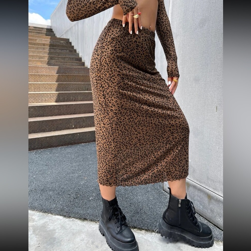 Leopard skirt